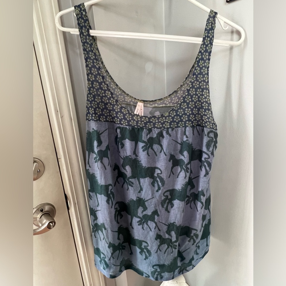Unicorns and daisies oh my! Anthropologie Brand Sparkle & Fade tank- L